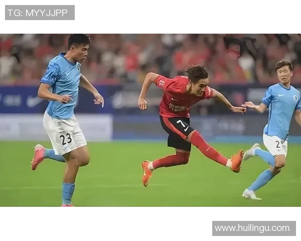 中超焦点战巴萨与本菲卡激战成平局争议判罚引发全场热议